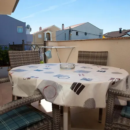 Romansa Apartamento *